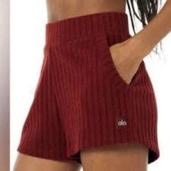 Alo Yoga | Ribbed High-Waist Short - Picture 4 of 4